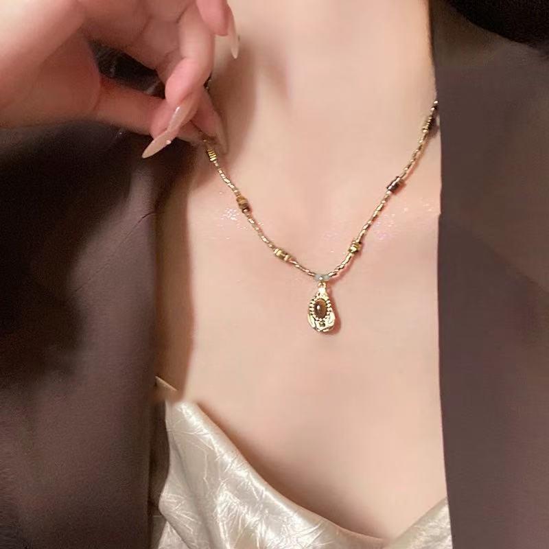 Maillard Tiger's Eye Stone Sun Pendant Necklace Retro Temperament Daily Commuter Collarbone Chain Light Luxury Niche Necklace Women