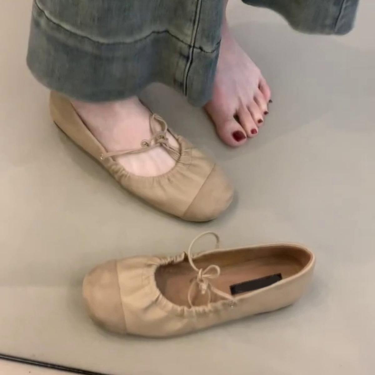 

Sheepskin version~ Square head pleated niche design versatile outer wear summer commuting fashion shallow mouth strap women s summer single shoes 40