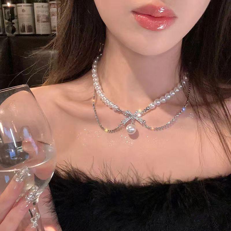 Double Layer Pearl Bow Necklace - Elegant & Luxurious Clavicle Chain for Women