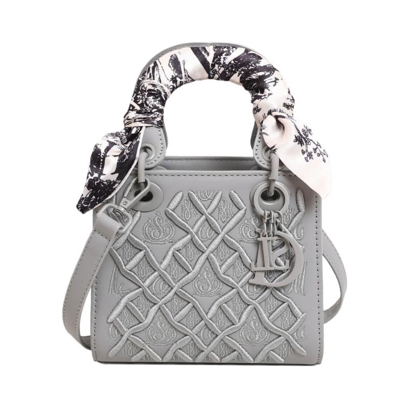 High-end messenger bag new embroidered diamond princess diana bag versatile fashion silk scarf single shoulder handbag bag women