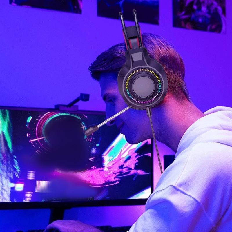 Wireds Over Ear Headphones With Glowing LED Lights 40mm Composite Diaphragm Driver Ergonomic Protein Leather Cushions Flexible Two Suspension Headbeam