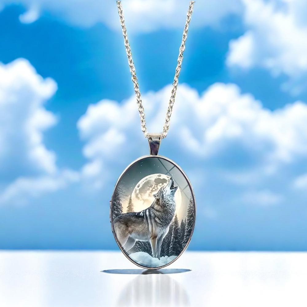 Howling Wolf Moon Oval Women's Jewelry Retro Gift Pendant Necklace