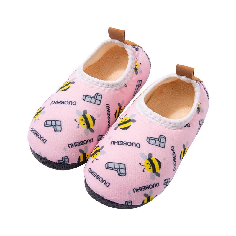 Kids' Non-Slip Velvet-Lined Cotton Slippers – Soft Sole Warm Shoes for Boys & Girls.