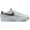 Nike Blazer Low Plateau Damen Photon Dust Weiß Schwarz Höhlenstein DJ0292-004