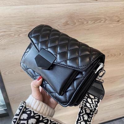 2025 New Popular Bag High Sense Internet Celebrity Small Square Bag Fashion Texture Messenger Bag Versatile Shoulder Bag