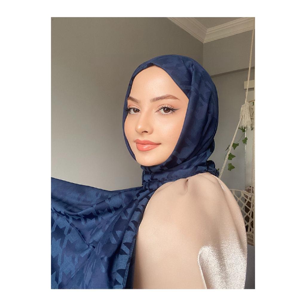 Houndsfoot Patterned Silky Jacquard Shawl