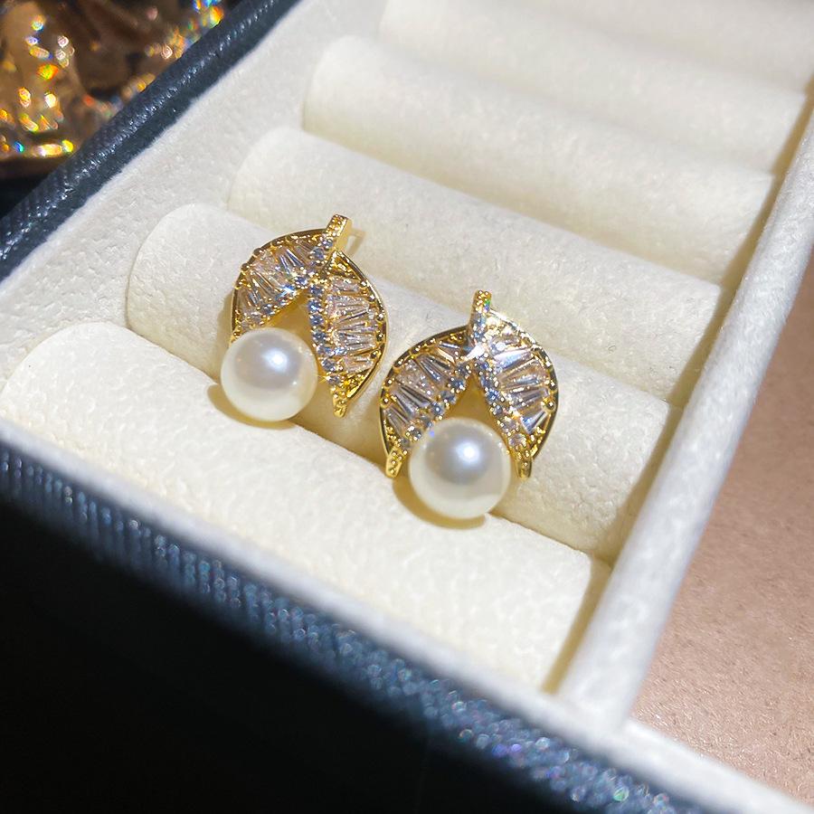 14k Gold-Plated Leaf & Pearl Zirconia Stud Earrings - Elegant Silver Needle Jewelry for Women