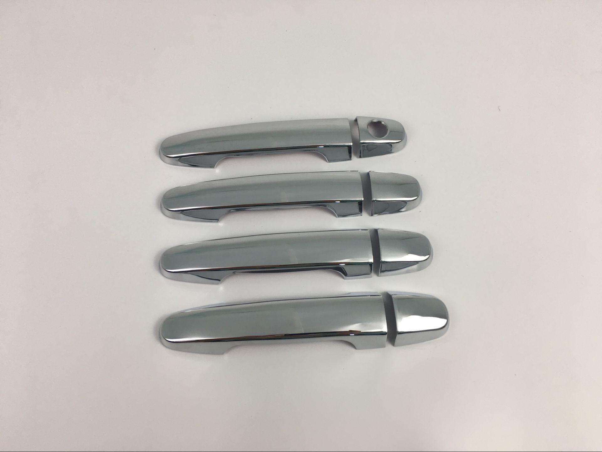 

Комплект наружных дверных ручек и декоративных накладок для Corolla 2008-2013