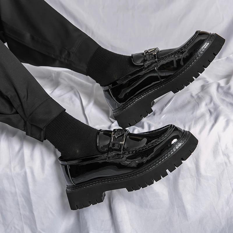 Nye Oxfords for menn Svart lakkskinn Snøring Rund tå Herresko Formelle Business Håndlaget