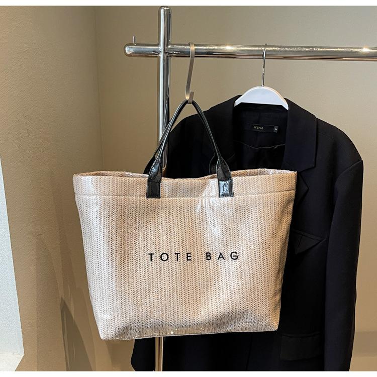 New soft durable vintage handheld large capacity premium texture soft durable outdoor handmade woven shoulder crossbody bag