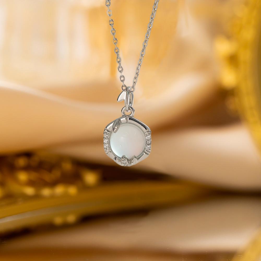 Elegant Luxury Full Zircon Copper Micro Inlaid Necklace Women Simple Exquisite Collarbone Chain Necklace