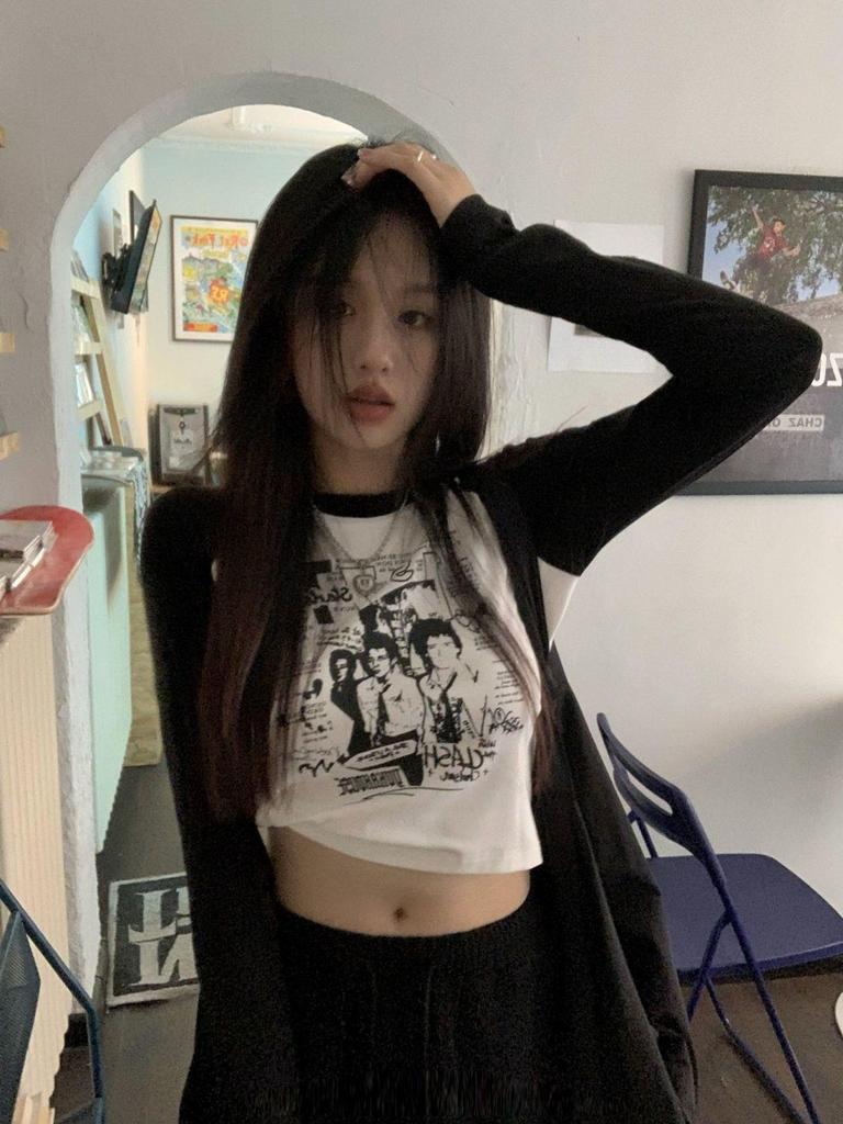 Women’s Contrast Long-Sleeve Slim-Fit Crop Top - Autumn 2022 Hot Girl Style