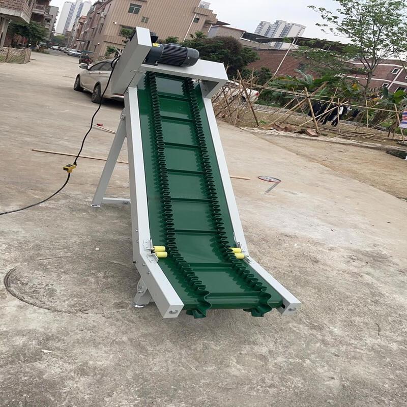 Cloud Rudder Climbing Conveyor Belt