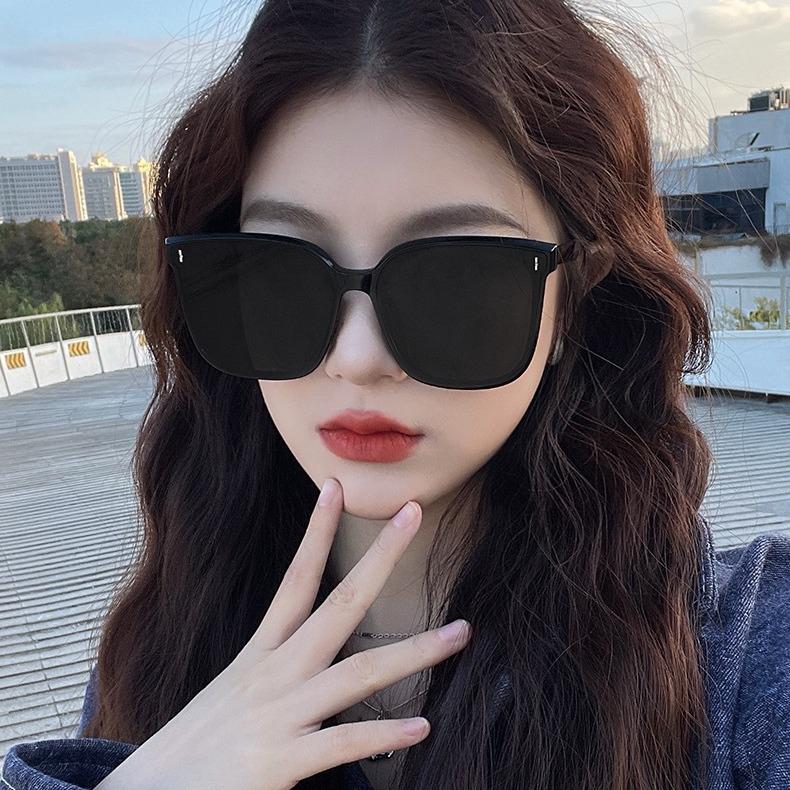 2025 Trendy Square Frame Sunglasses for Men & Women - Slimming Korean Fashion, Douyin Hot Style