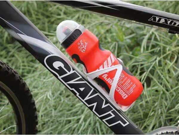 Water bottle plastic PE sports kettle, outdoor bicycle kettle 110ML suction nozzle cup cycling kettle