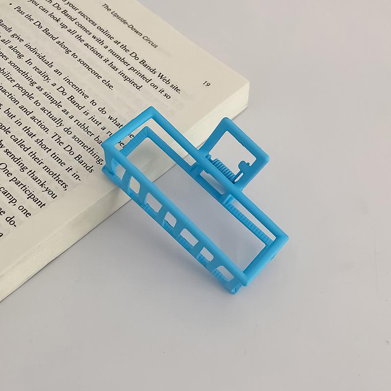 Women Fashion Gold Hollow Geometric Hair Claw Retro Hair Clips Barrette Hair Crab Hair Clips Headband Hairpin Hair Accessories