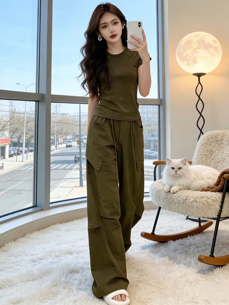 

2026 Women s Slimming Bodycon Two-Piece Set: Short Sleeve T-shirt & Cargo Wide Leg Pants. S