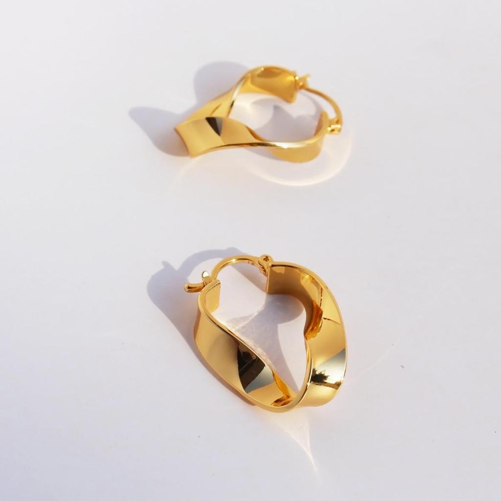 Minimalist Twisted Geometric Ear Cuffs: European & American Trendy Metal Style Earrings