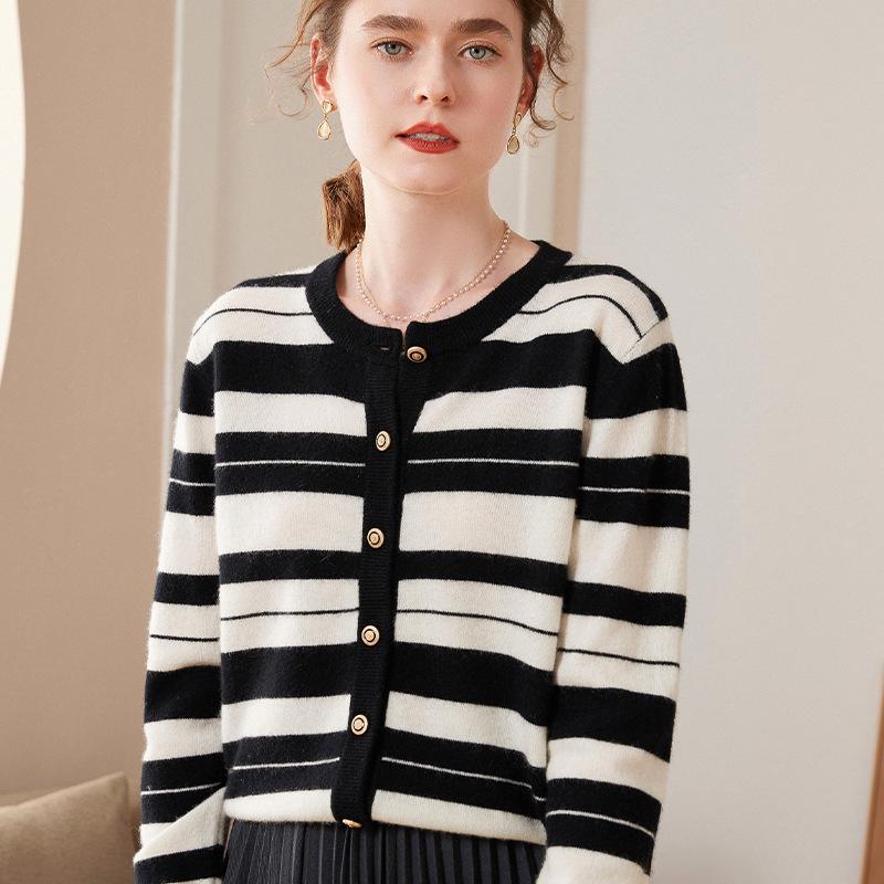 European Retro Striped Cashmere Cardigan - Women's Loose Fit, Slimming, Round Neck Wool Coat for Spring & Autumn