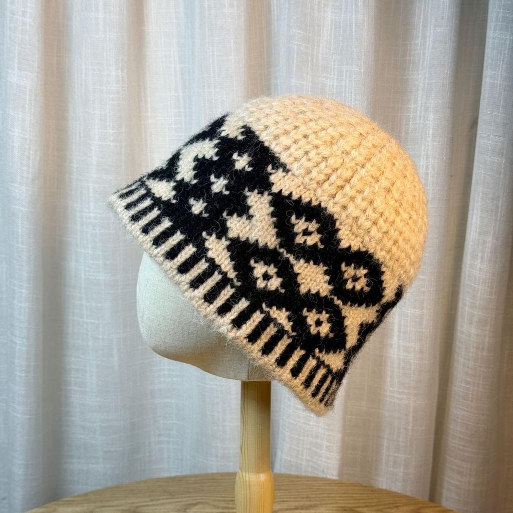 Retro Diamond Plaid Woolen Hat for Women in Autumn and Winter Niche Design Knitted Hat Warm and Cold Proof Baotou Cold Hat
