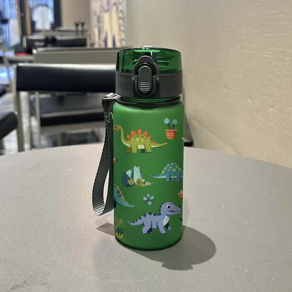 Cartoon Dinosaur Color Sports Water Bottle, Leak-Proof, Portable, 3D Textured Design Cute, with Pop-Up Lid, Suitable for Sports зелёный