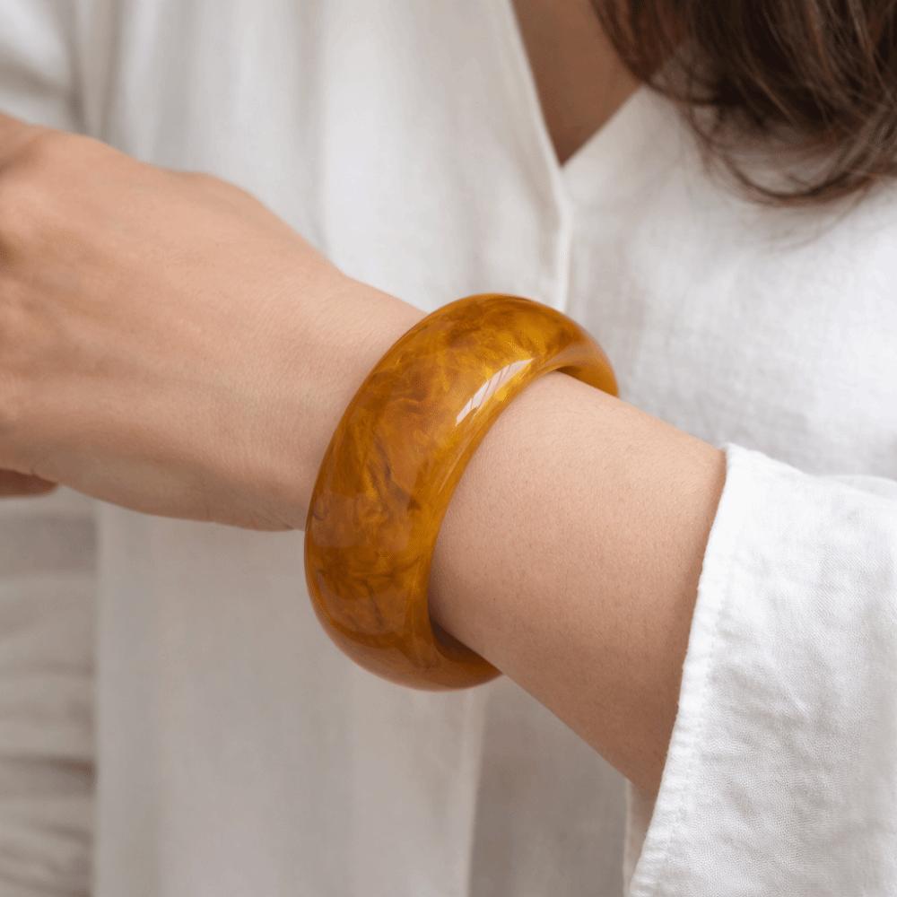 Minority Design Irregular Wide Bracelet Chunky Geometric Hand Ring Retro Resin Bangle Daily