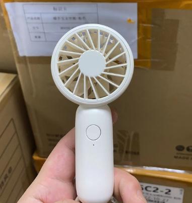 Multi Functional Outdoor Mountaineering Portable Buckle Mute Creative Desktop Fan USB Portable Mini Handheld Small Fan Charging version чистый белый