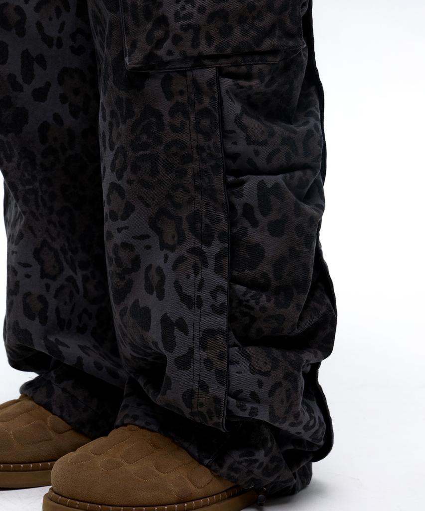 Aleseueseussi Wrinkle Mixed Leopard Cargo Pants - Navy
