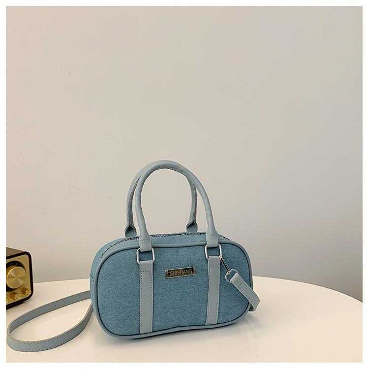 

Stylish Denim Tote Bag For Women In Black And Blue Ideal For Casual And Commuting Events синий