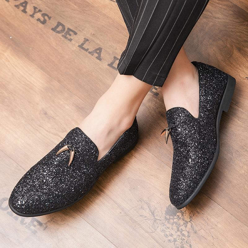 Tendance Nouveaux Mocassins à Enfiler à Paillettes et Sequins pour Homme Chaussures Décontractées en Cuir Verni à Bout Pointu Robe de Mariage Chaussures de Bal