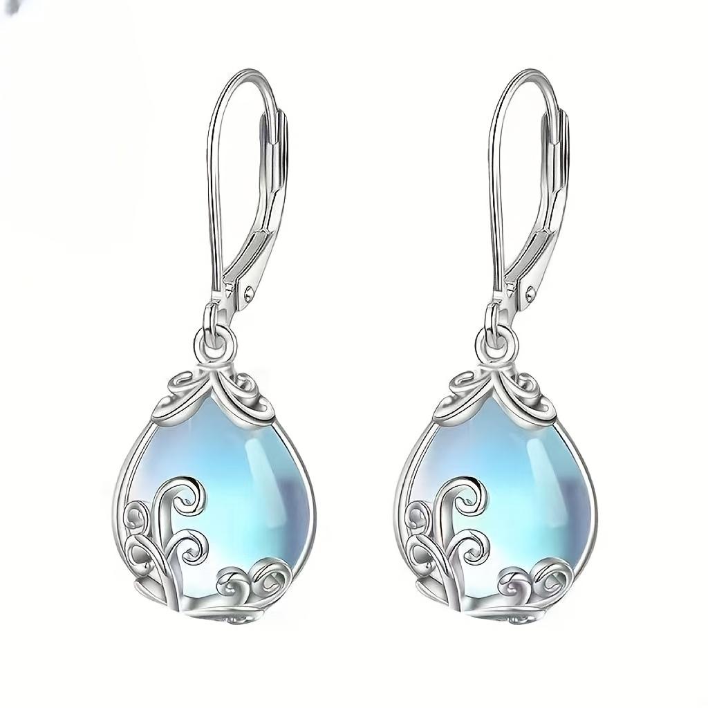 Romantic and fashionable women s exquisite floral design earrings with moonstone drop pendants, a pair suitable for engagement parties A pair of exquisite earri