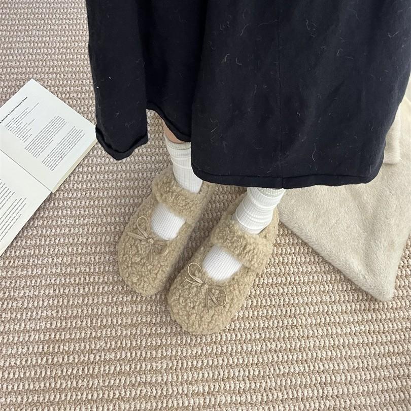 Xiaoxiangfeng aksamitne płaskie puszyste buty damskie na nowy sezon jesienno-zimowy 2025, retro okrągły nosek, wszechstronne, na miękkiej podeszwie, bawełniane buty Mary Jane