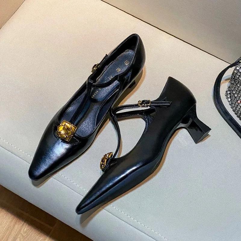 Women's Coarse Heel Shoes Autumn New Pointed Head Shallow Mouth Metal Flower Anti-slip Wear-resistant Low-top Shoes