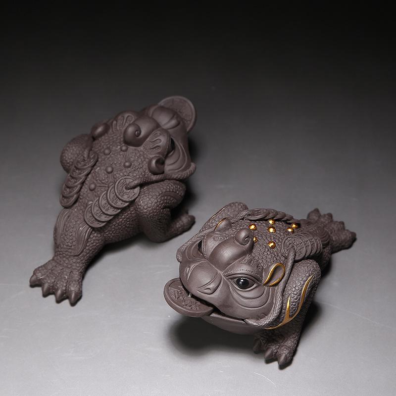 Handmade Purple Clay Three-Legged Golden Toad Tea Pet Ornament for Tea Table or Office.