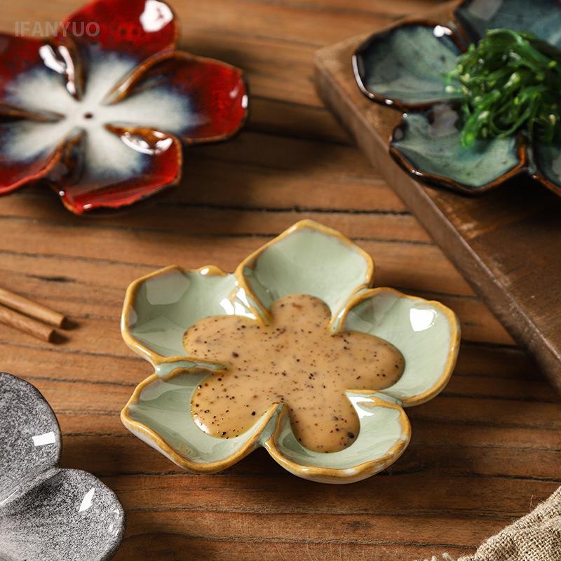 Vintage Ceramic Craft Dish Japanese Flower Shaped Dish Creative Dipping Sauce Dishes Handmade Multicolor Decor Display Tray