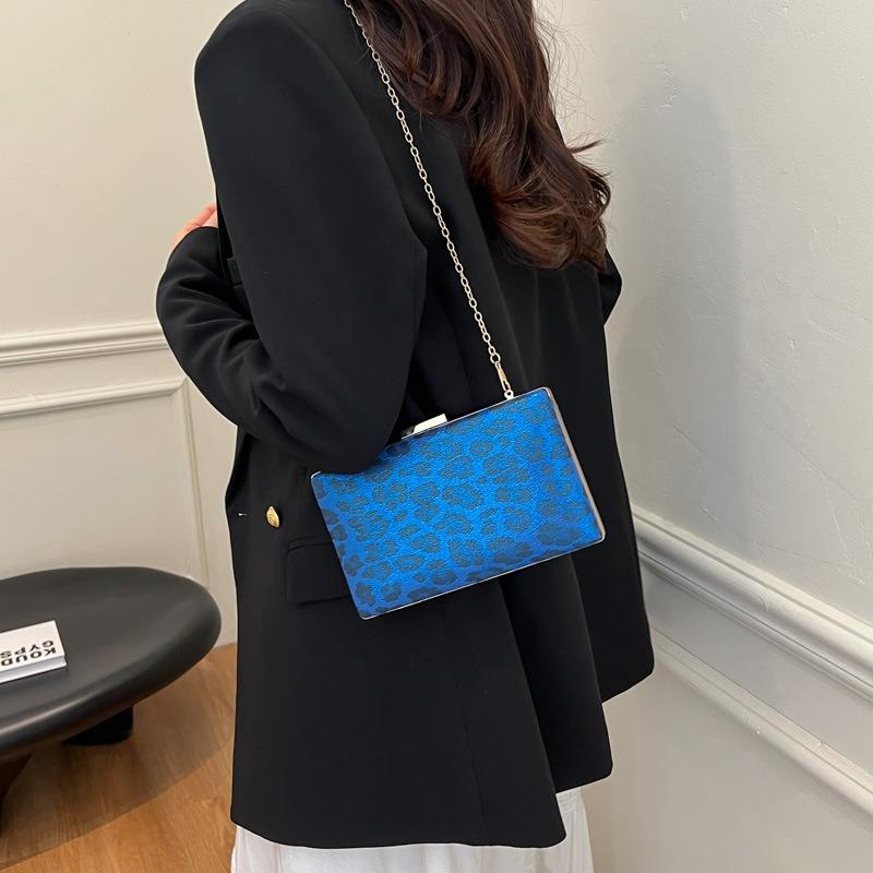 Retro fashion leopard print bag women's new niche versatile shoulder messenger bag chain commuter bag