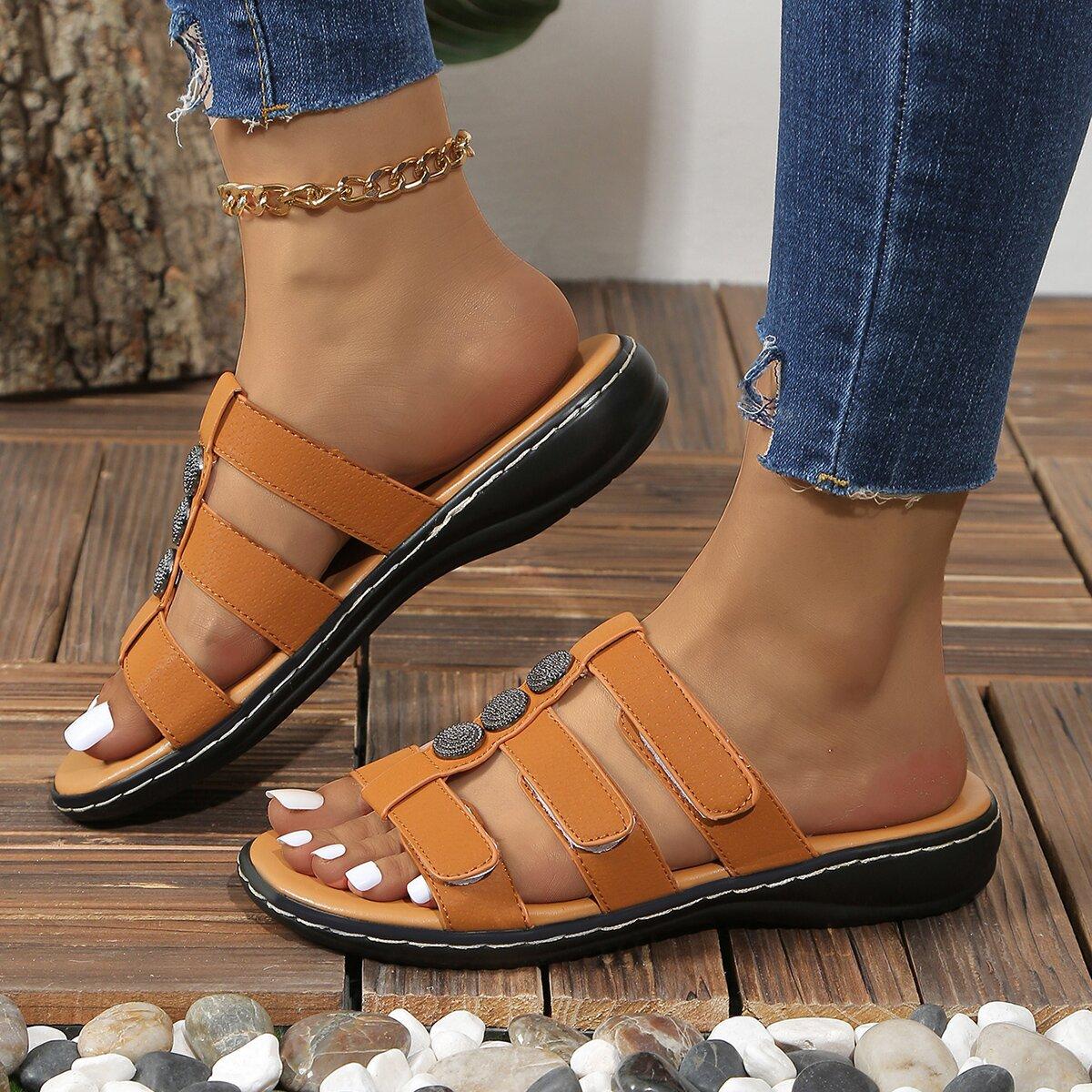 

European and American fashion large size slippers with flat bottom cool slippers hollow breathable spot women s beach slippers 43 шоколадний