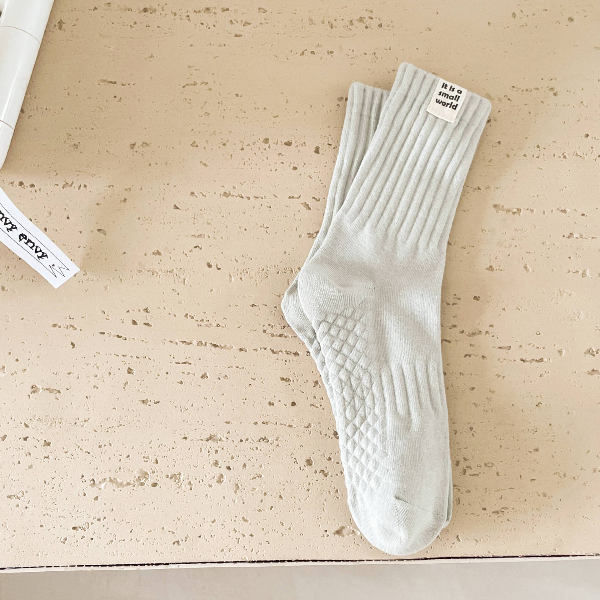 

Solid Color Cloth Label Men S Socks Vertical Bar Trend Mid-Leg Socks Fashionable Simple Black And White Socks Comfortable Cotton Socks Sports Socks світло-сірий колір