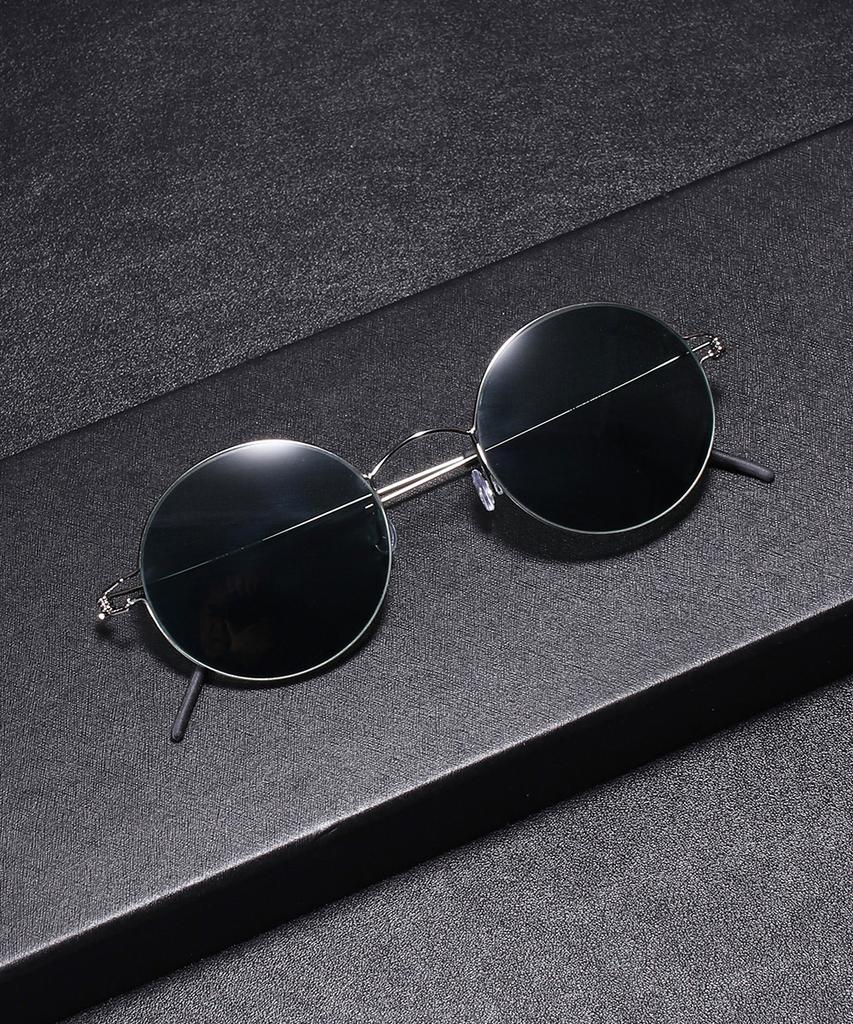 Lingkeonpeuleim 28609 Ultra-Slim Titanium Sunglasses Deep Green