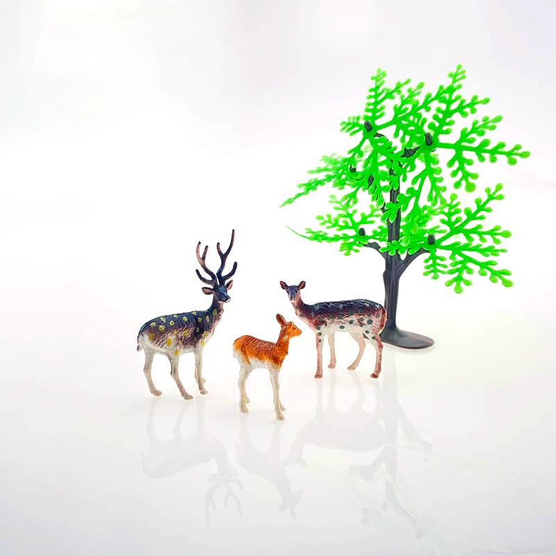 Small 3-5cm Sika Deer Family Model Toy Set – Realistic 1-2 Inch Male & Female Deer Figures