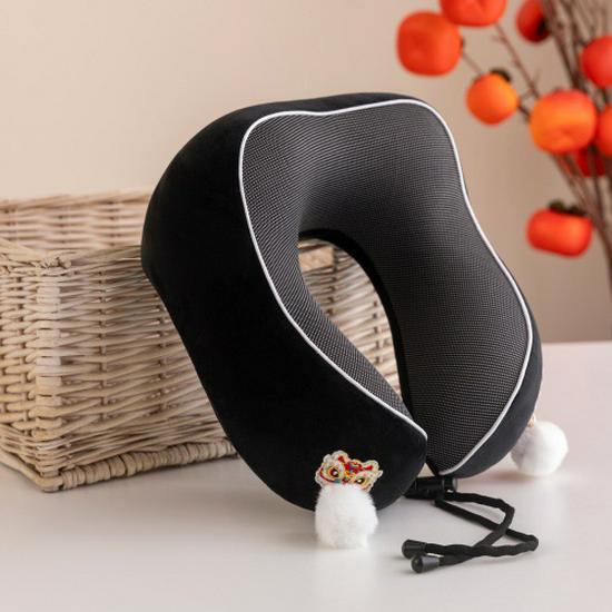 

Chinese Style U-Shaped Memory Foam Neck Support Pillow with Pom-Pom Design for Travel and Office Naps чёрный