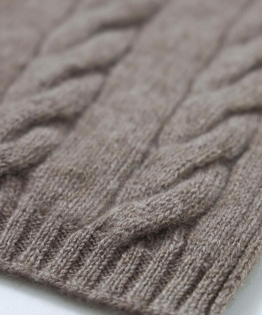 Eleuheuseu 100% Cashmere Cable Long Scarf (Select 1)