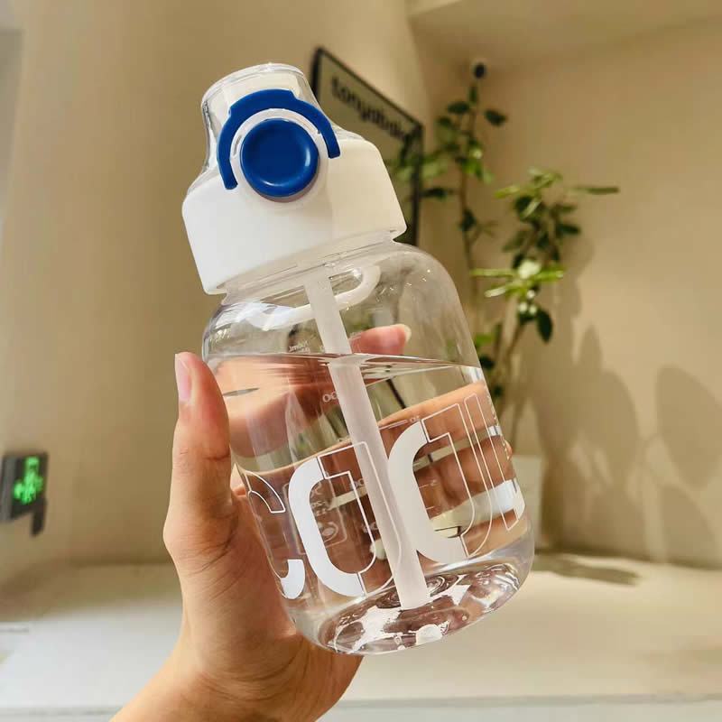 

700ml/23.67oz Hot and Cold Resistant Large Capacity Plastic Portable Sports Water Bottle With Straw and Capacity Scale 700ml белый