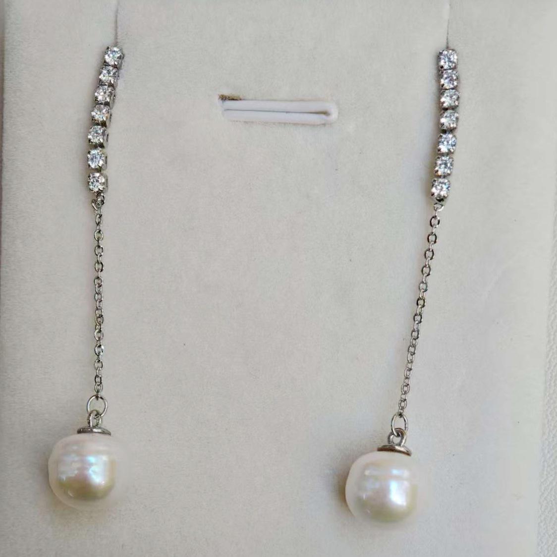 

Zhuji Freshwater Baroque Pearl Long Earrings Diversity Hair One (without gift box) білий