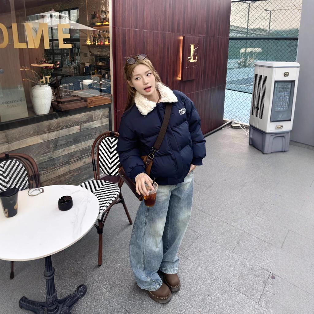 Retro temperament lamb wool splicing fur collar short cotton-padded coat, warm and thickened in winter, not bloated cotton clothes