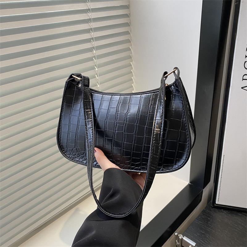 Spring Foreign Style Bag 2025 Fashion New Retro Fashion Women's Shoulder Crocodile Pattern Chain Crossbody Armpit Bag