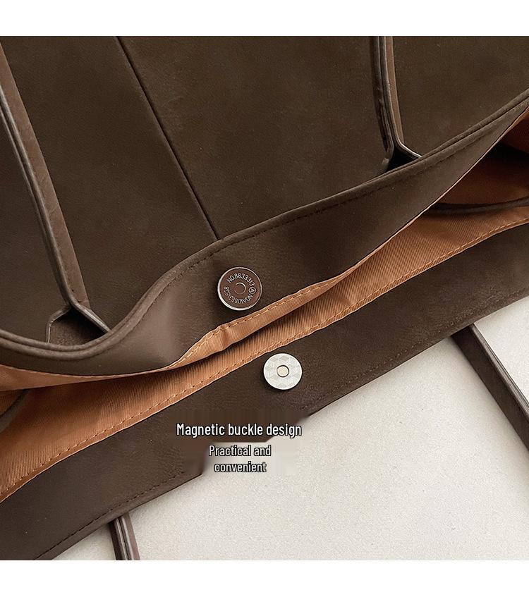 2025 Autumn/Winter Women's Retro Luxury Handbag: Versatile, Large Capacity, Textured Commuter Tote