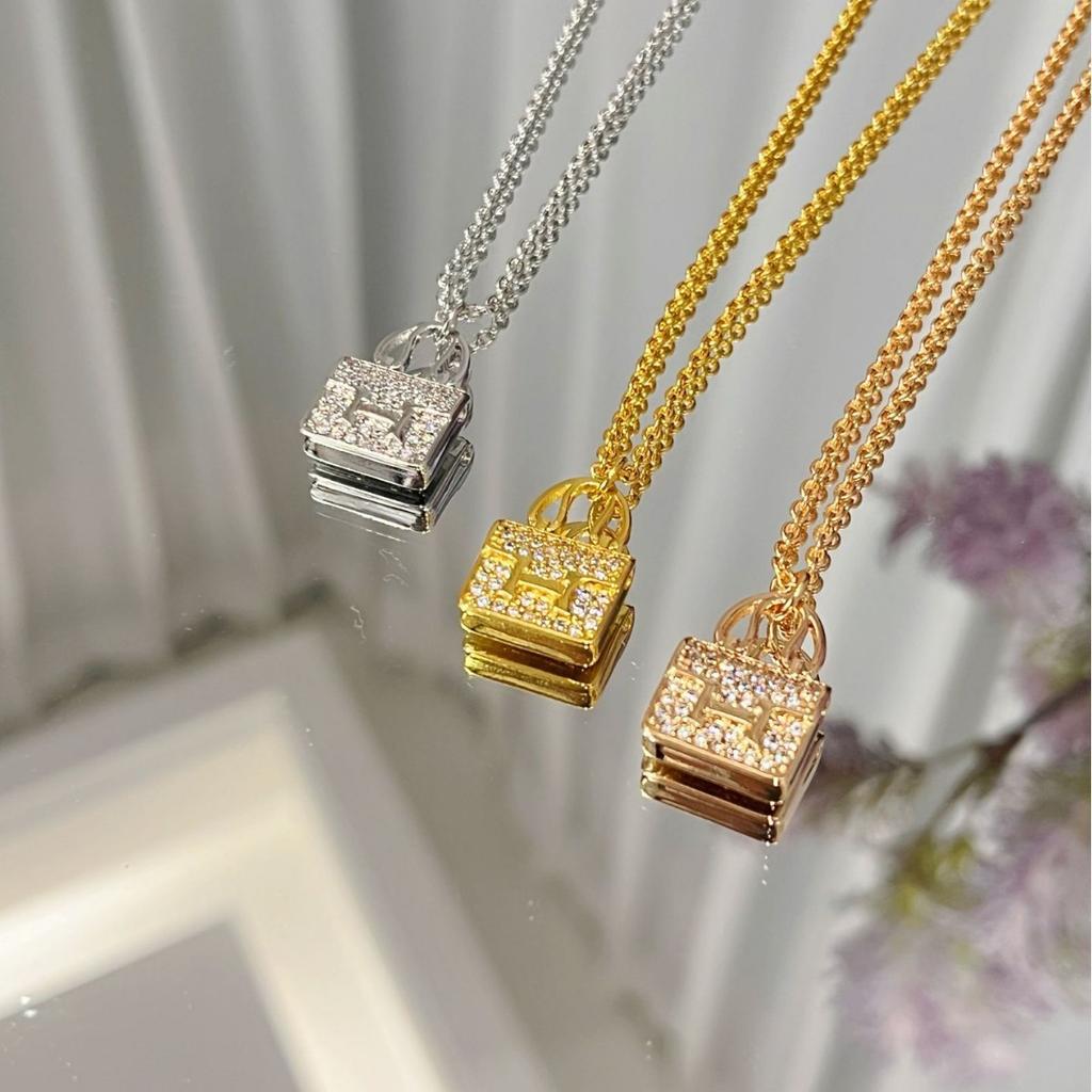 Full Diamond H Letter Bag Necklace Female Real Gold Electroplating High Version Light Luxury Simple Versatile Collarbone Chain Exquisite