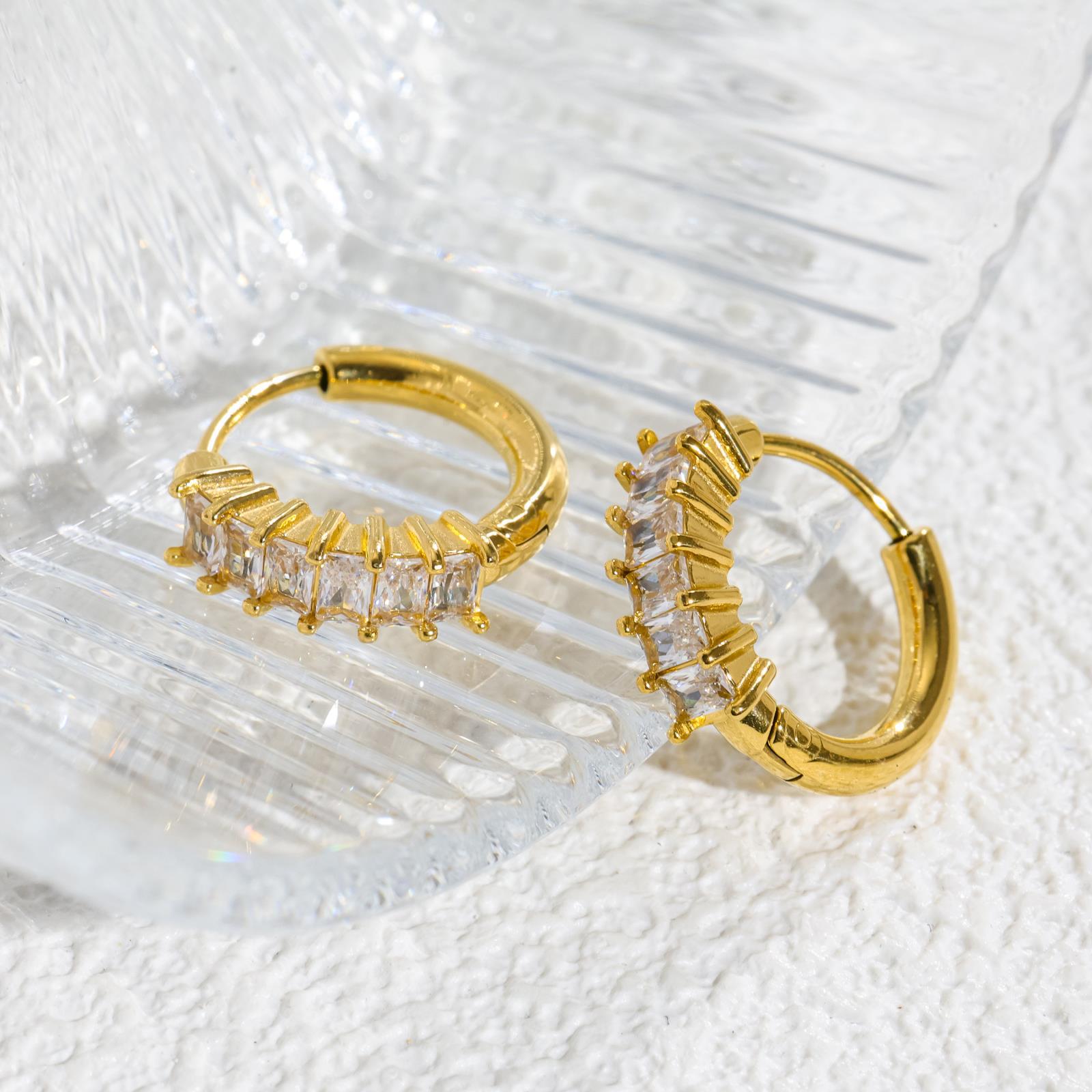 Niche Design Stainless Steel Single-Row Drill Earrings, Wind Personality Trend Simple Scenery Titanium Steel Earrings