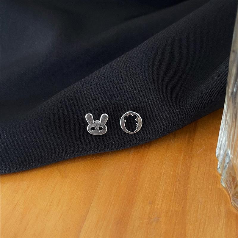 Simple and Cute Asymmetrical Radish Rabbit Stud Earrings Niche Design Nourishing Ear Hole Earrings